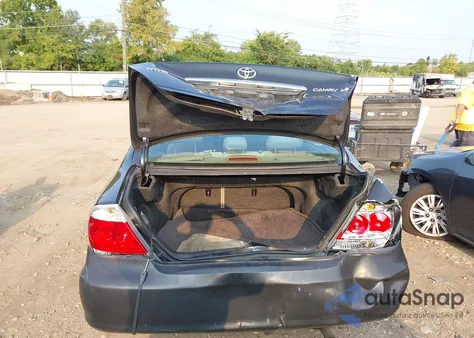 2005 Toyota Camry Le z USA, uszkodzony, nr VIN 4T1BE32K85U414066